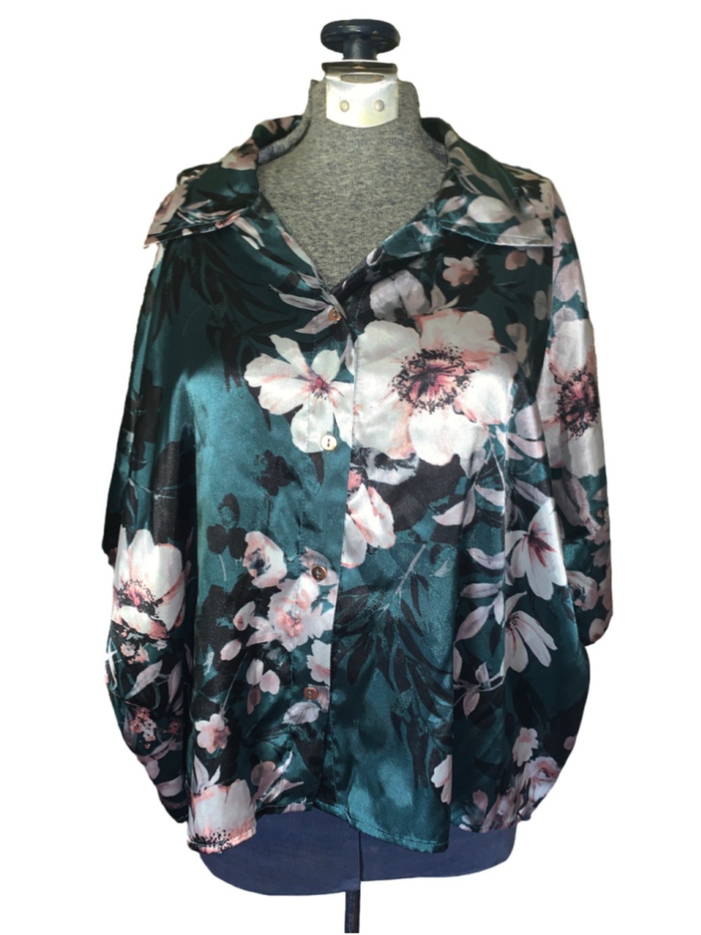 Women's Midnight Bakery Floral Button Down Shirt, Size L, Green and White